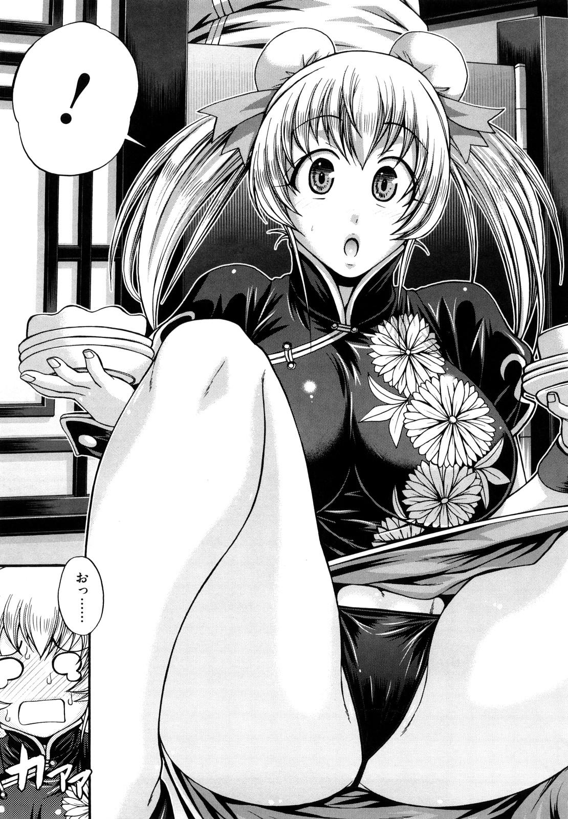 【エロ漫画】アルバイをしているドジっ子の金髪チャイナドレスの巨乳留学生が抱きついてきて誘惑フェラチオや手マンして生挿入で立ちバックたっぷりイチャラブ中だしされてご満足！！【チバトシロウ：La Femme Chinoise】