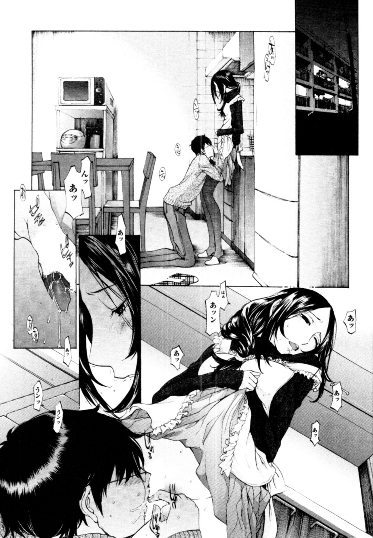 【エロ漫画】同じ団地に住む青年を誘惑しちゃう淫乱妻…指を舐めて誘惑してフェラをして生ハメ中出しいちゃラブセックスしちゃう【はらざきたくま：桃色団地の誘惑】